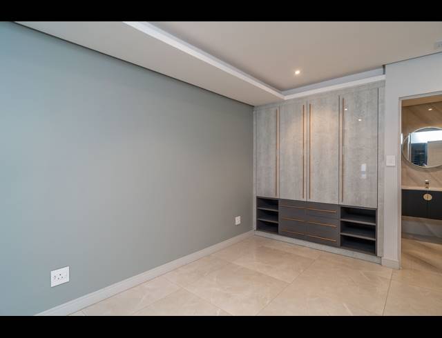3 BEDROOM APARTMENT FOR SALE IN UMHLANGA CENTRAL